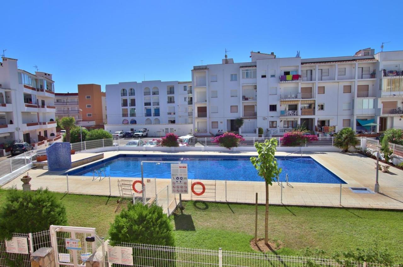Apartamento Welcs -013- Con Terraza Y Piscina Leilighet Empuriabrava Eksteriør bilde