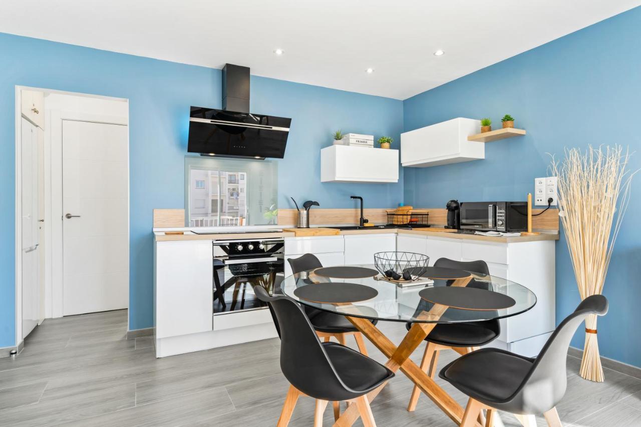 Apartamento Welcs -013- Con Terraza Y Piscina Leilighet Empuriabrava Eksteriør bilde